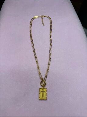 Gold Cross Pendant Chain Necklace - Women's Jewelry